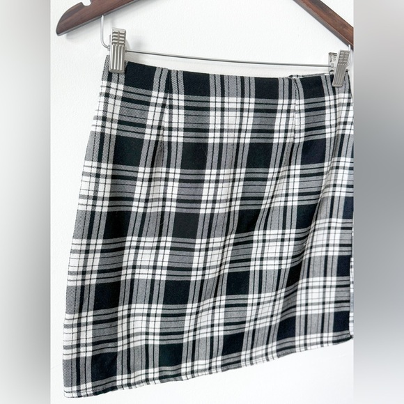 Plaid Mini Skirt - Picture 5 of 5